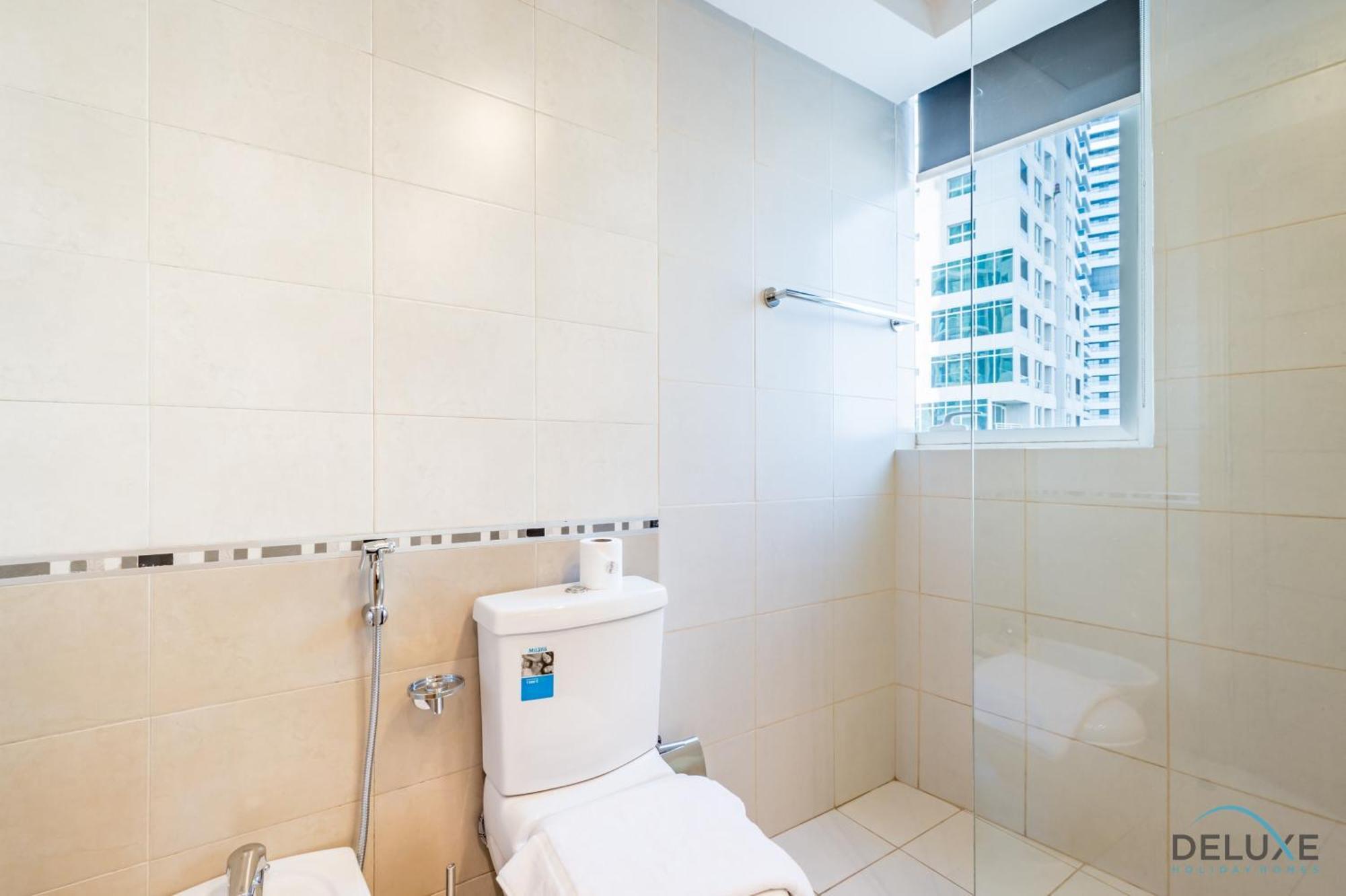 Massive 2br In Waterfront, Marina By Deluxe Homes *