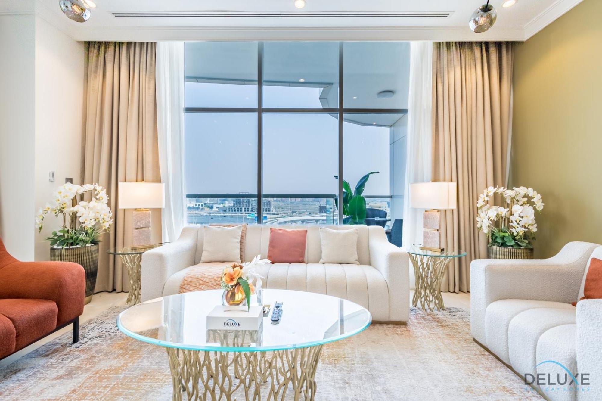 Massive 2br In Waterfront, Marina By Deluxe Homes *