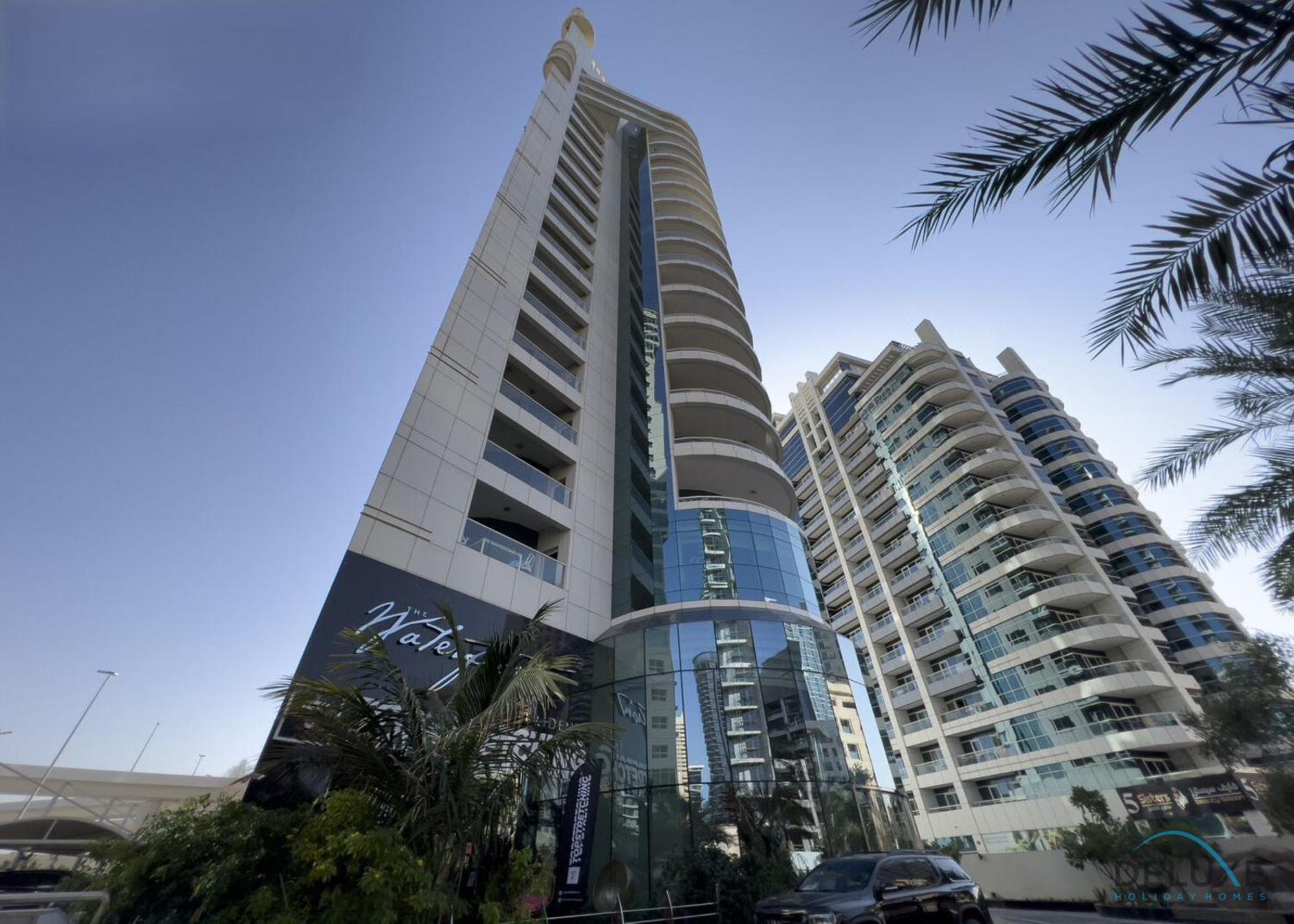 Massive 2br In Waterfront, Marina By Deluxe Homes *