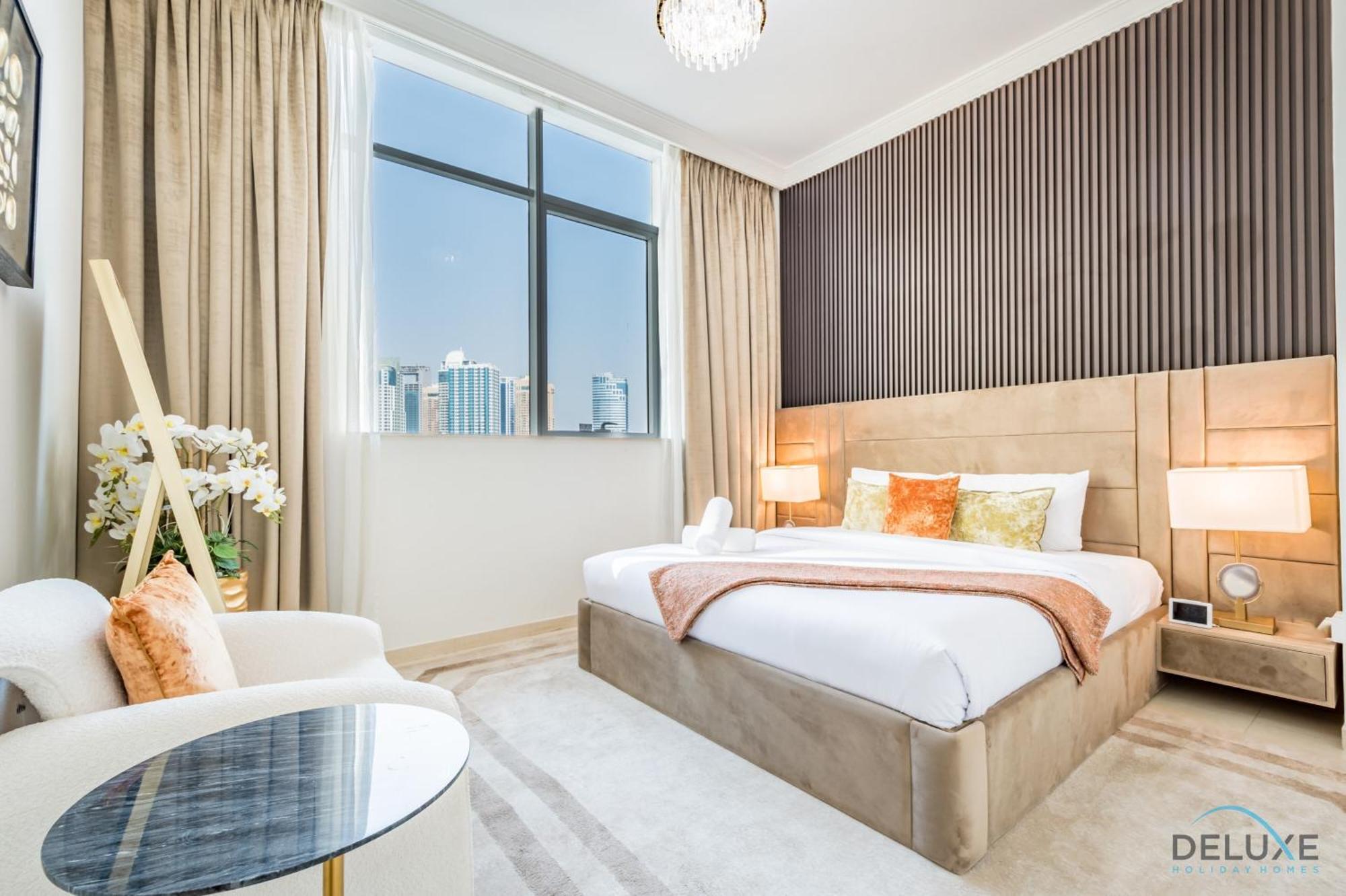 Massive 2br In Waterfront, Marina By Deluxe Homes